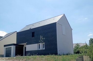 Maison bois revêtement bardage ardoise - INSO Architecte